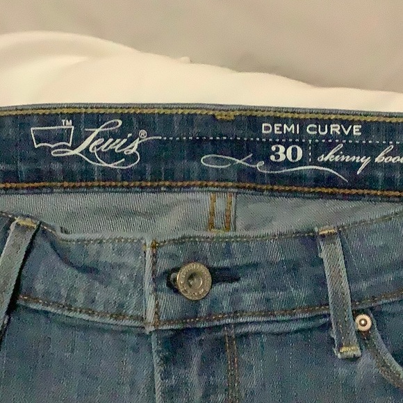 Levi’s Jeans - Picture 2 of 5